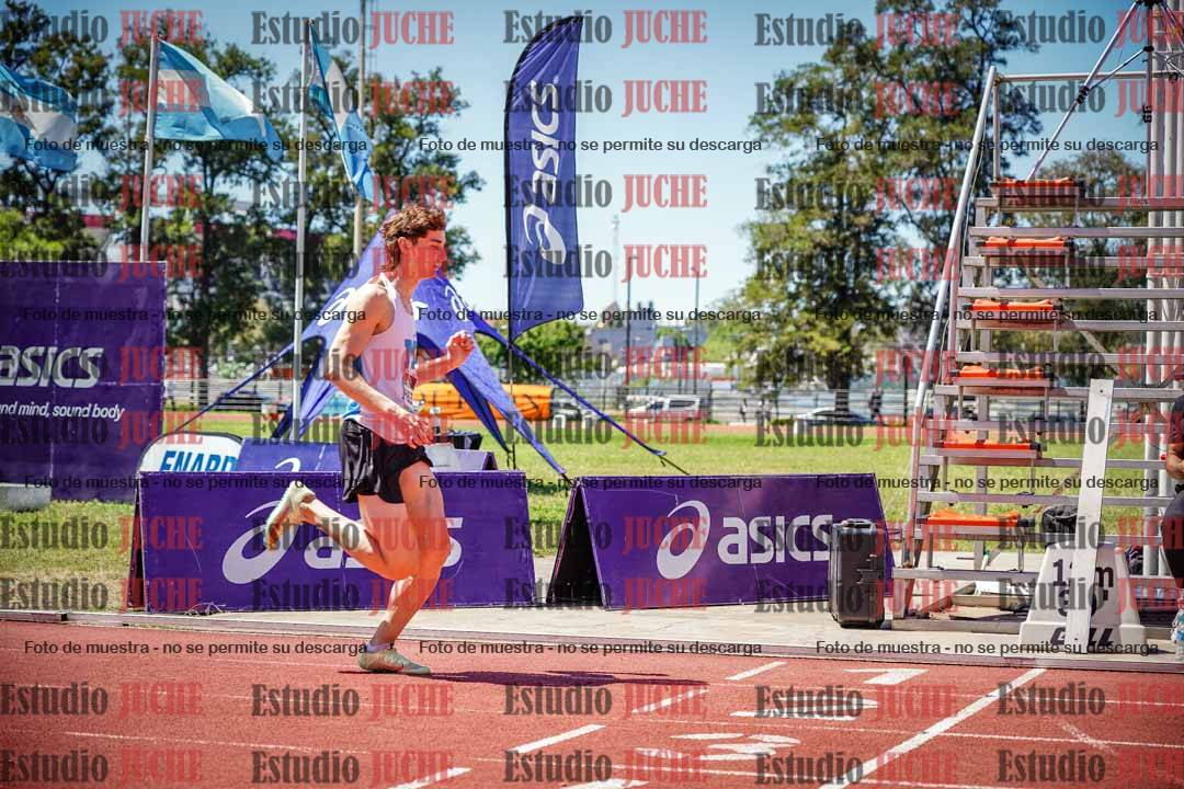 Fotos de los 800 m llanos de varones