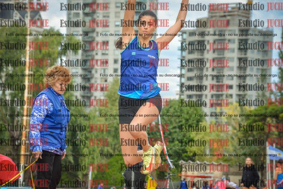 Fotos del salto en largo - mujeres mayores