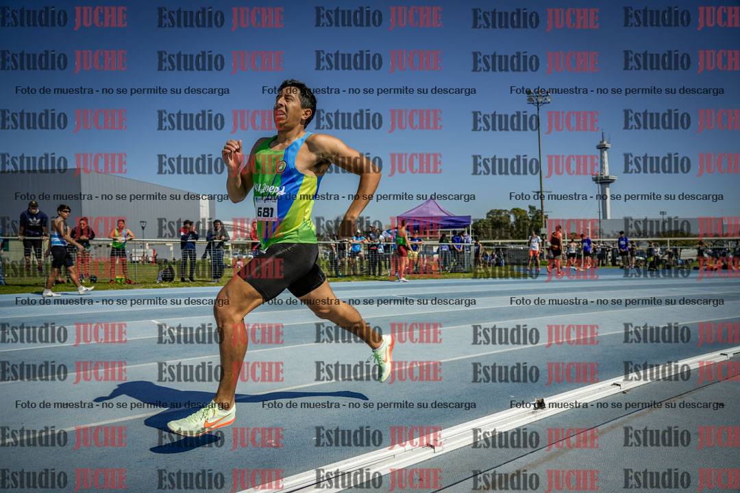 Fotos de los 800 m llanos de varones
