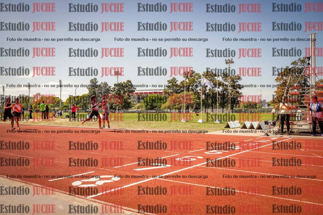 Fotos de los 400 m llanos de varones