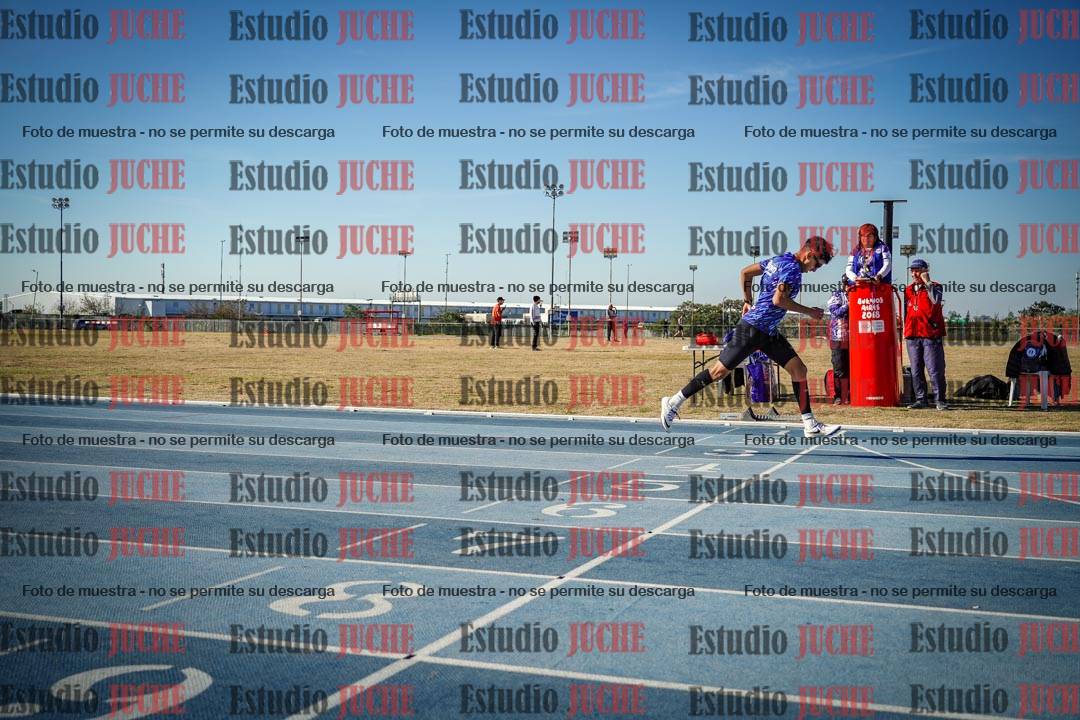 Fotos de los 400 m llanos de varones