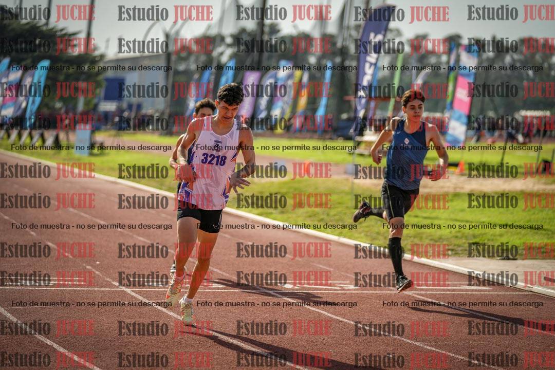 Fotos de los 400 m llanos de varones