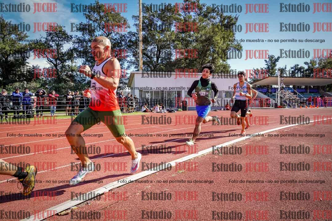 Fotos de los 800 m llanos de varones