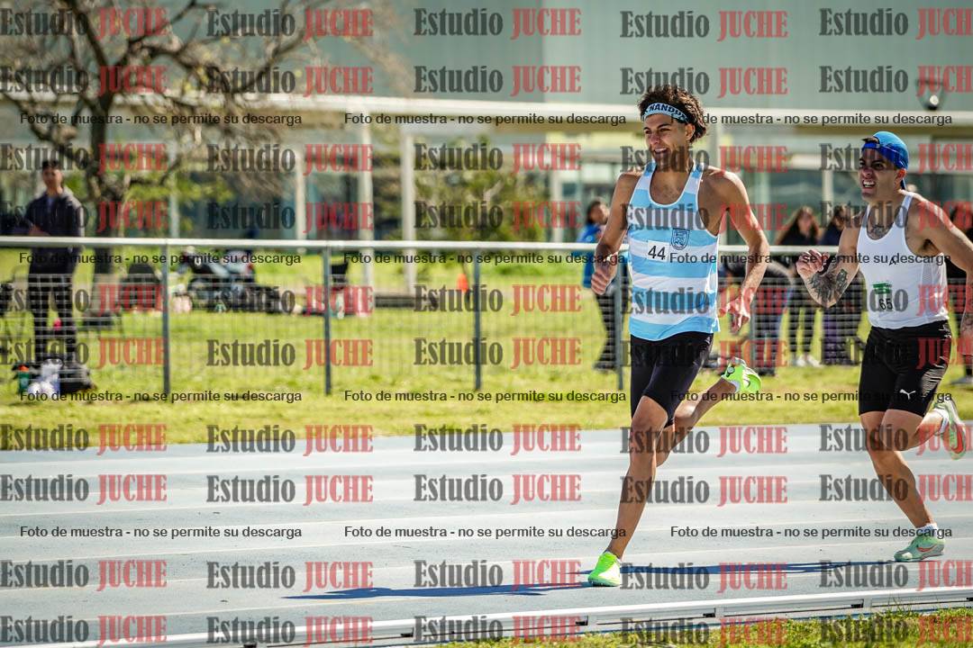 Fotos de los 800 m llanos de varones