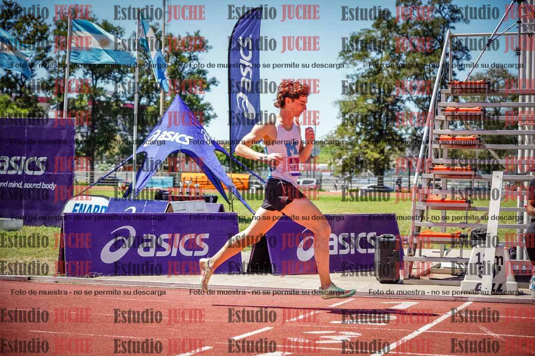 Fotos de los 800 m llanos de varones