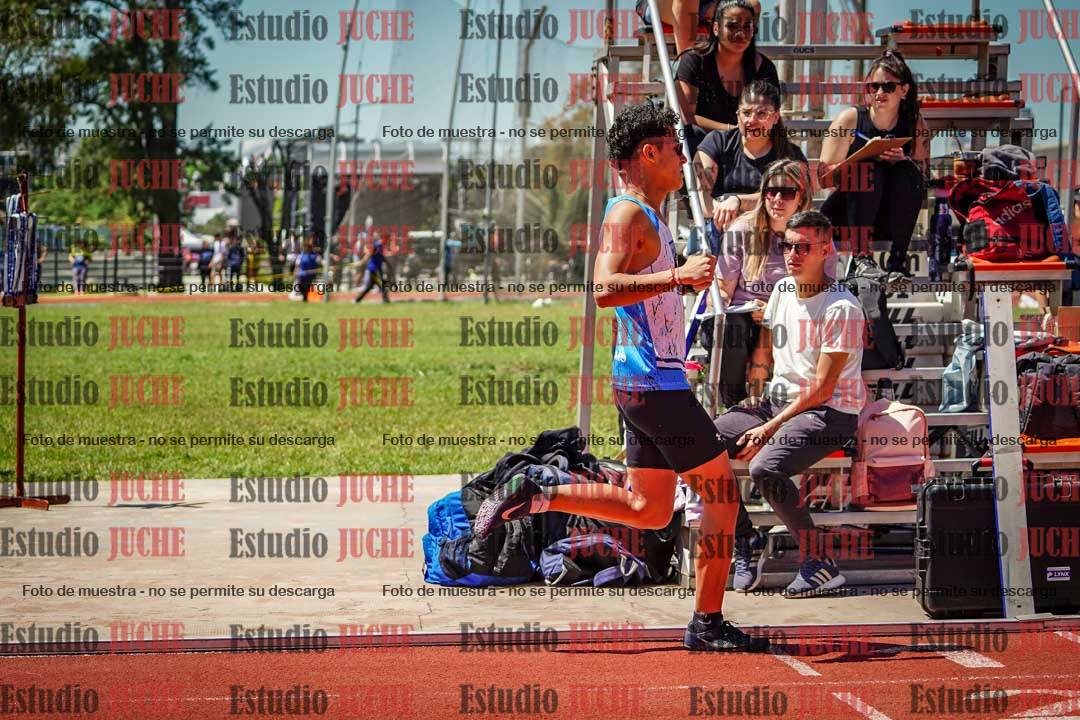 Fotos de los 800 m llanos de varones