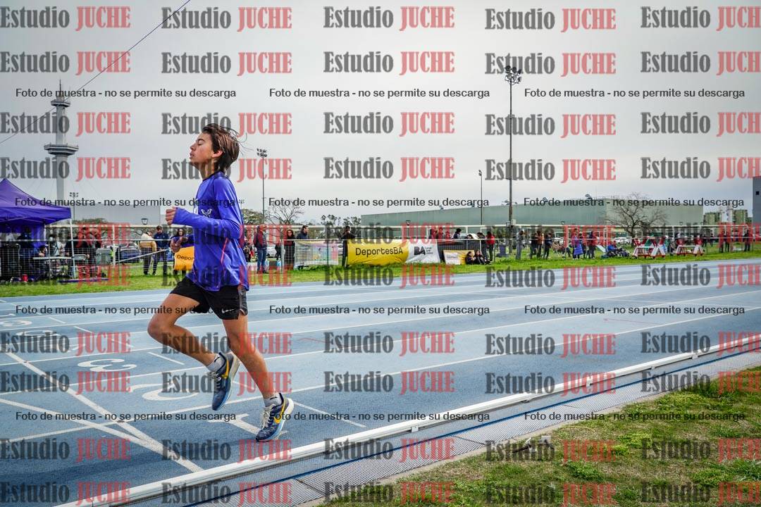 Fotos de los 800 m llanos de varones - U14