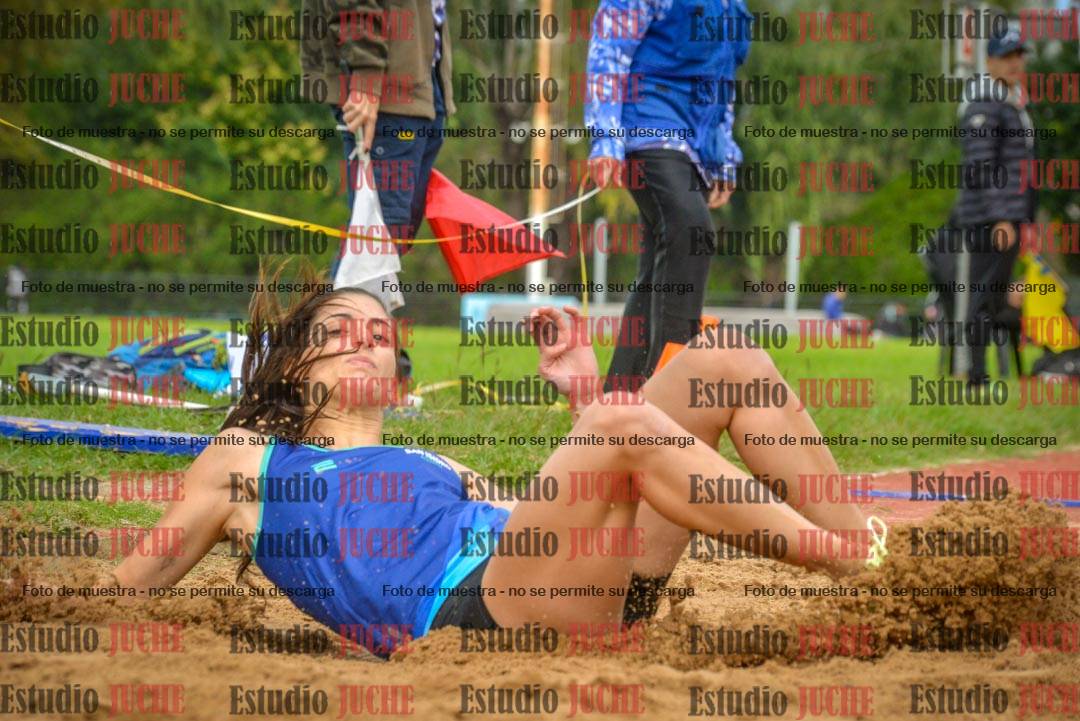 Fotos del salto en largo - mujeres mayores