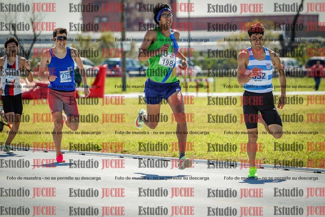 Fotos de los 800 m llanos de varones