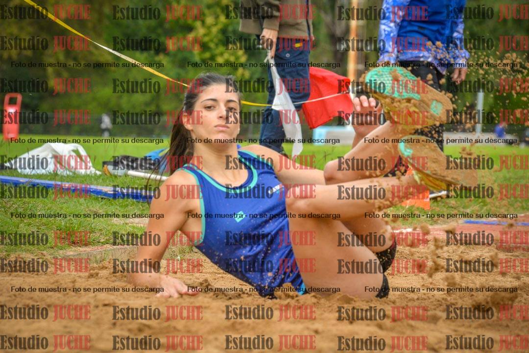 Fotos del salto en largo - mujeres mayores
