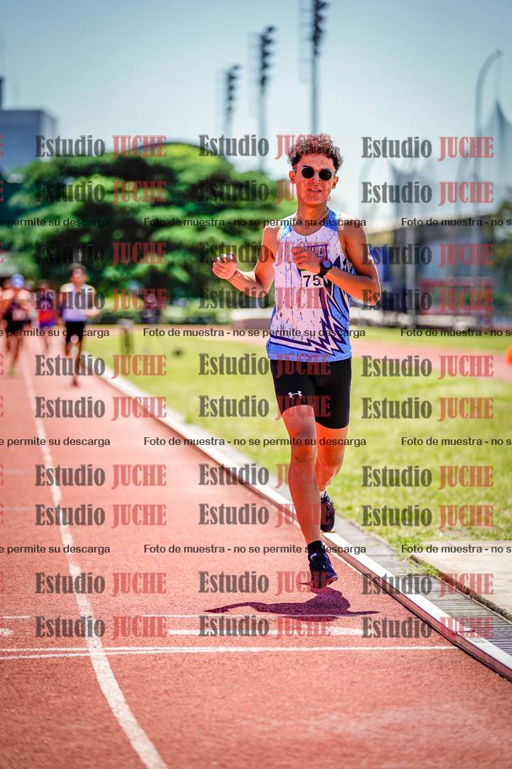 Fotos de los 800 m llanos de varones