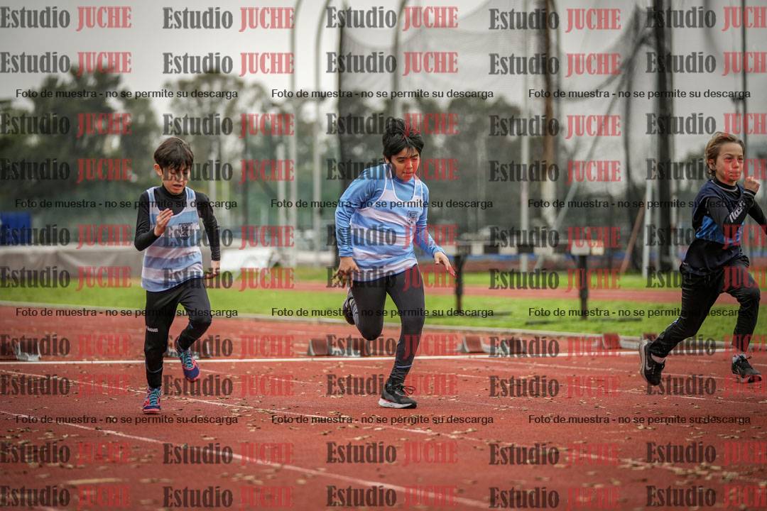 Fotos de los 50 m llanos de varones