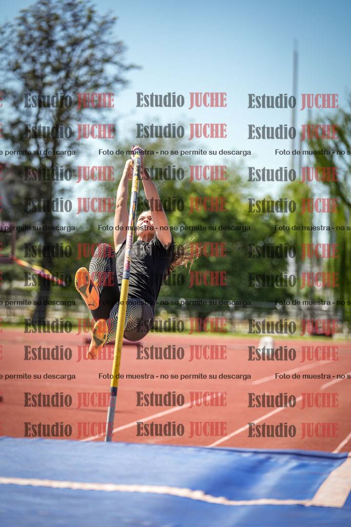 Fotos del salto con garrocha de mujeres