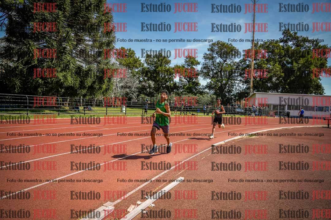 Fotos de los 2400 m llanos de varones