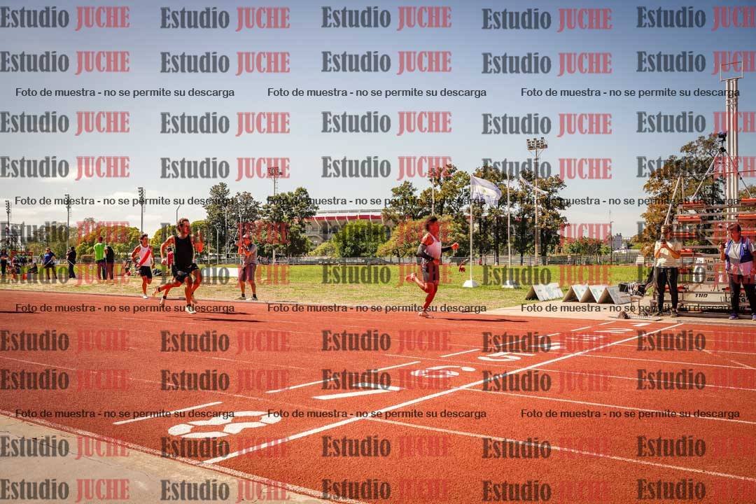 Fotos de los 400 m llanos de varones