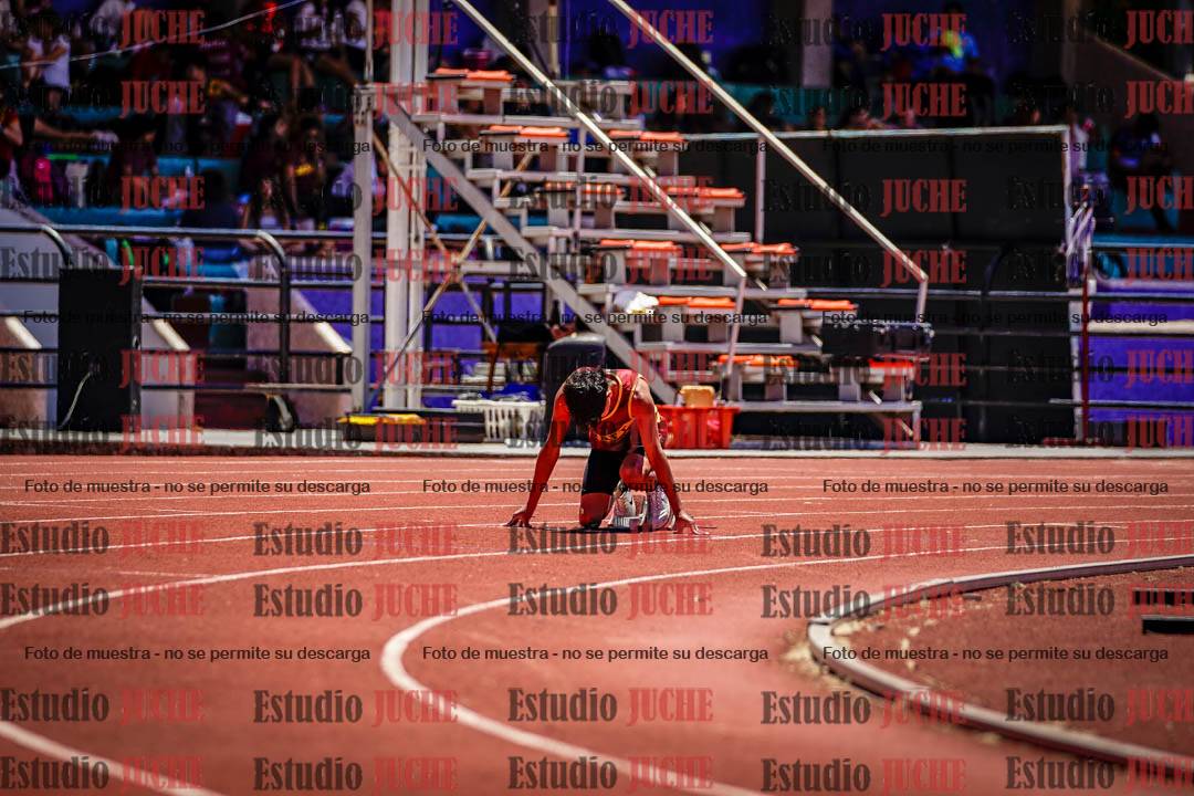 Fotos de los 400 m con vallas de varones