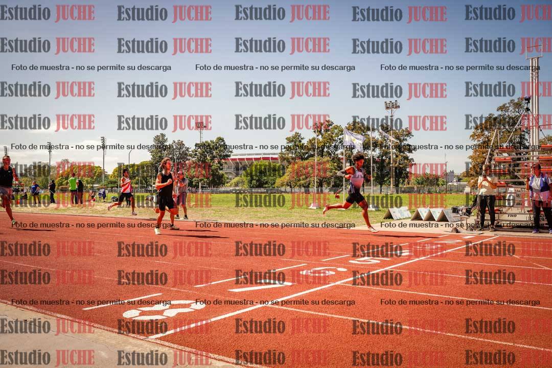 Fotos de los 400 m llanos de varones