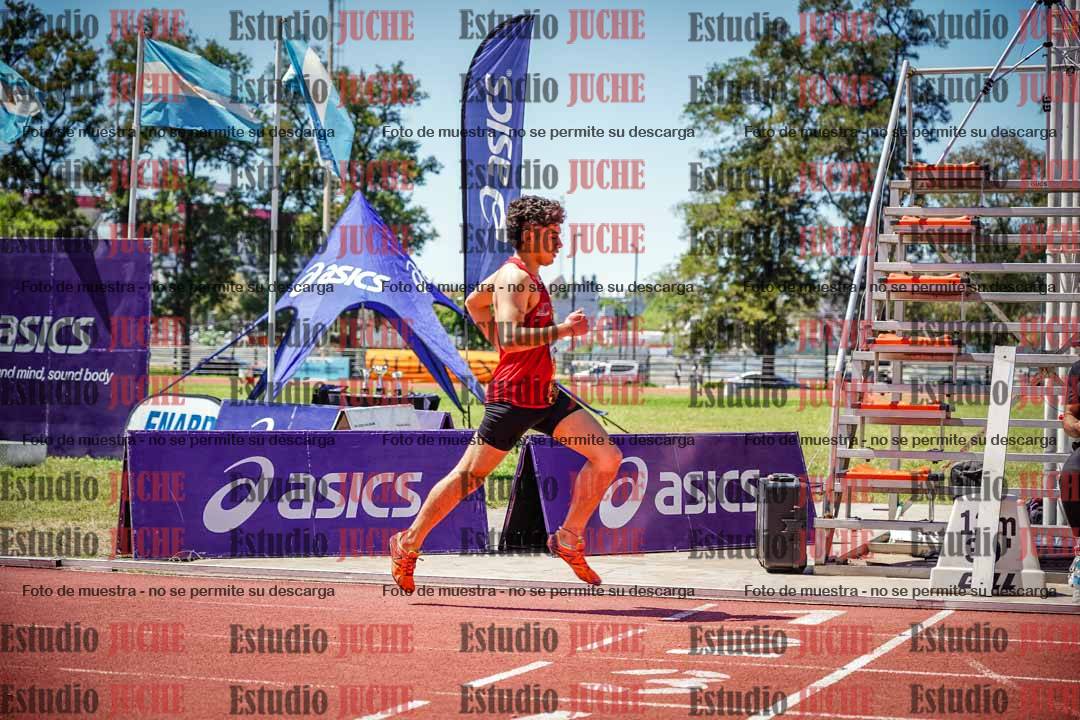 Fotos de los 800 m llanos de varones