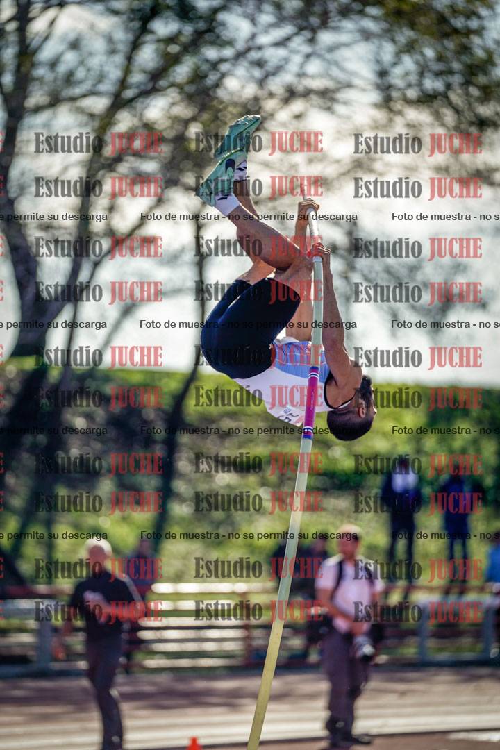 Fotos del salto con garrocha de varones - deca 8