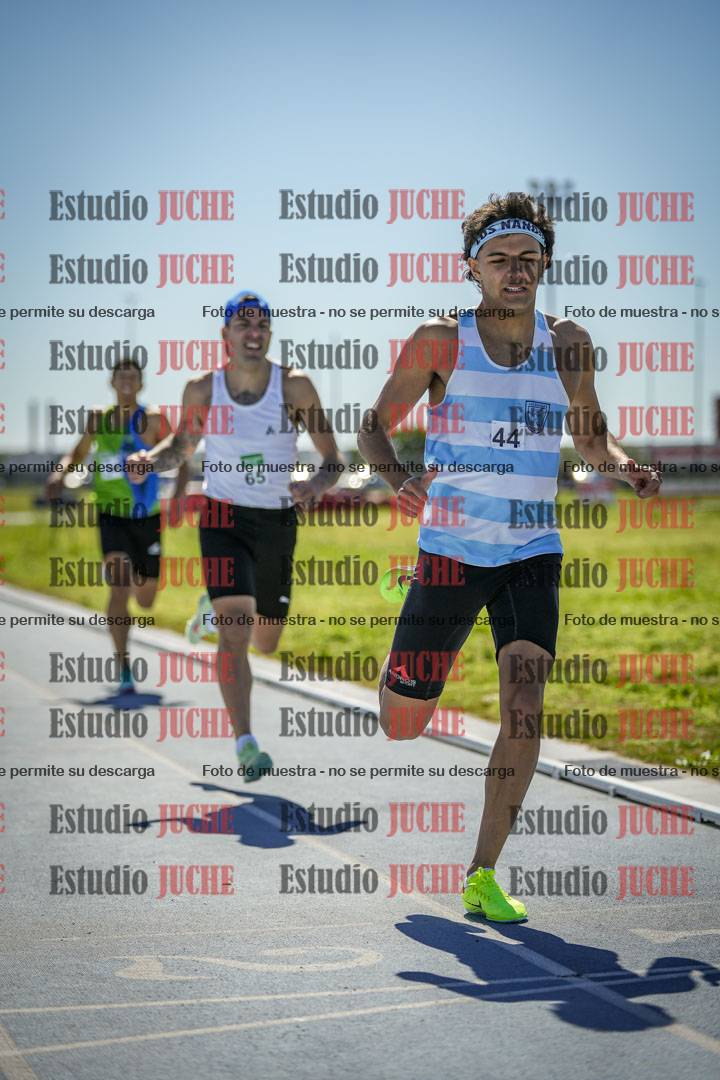 Fotos de los 800 m llanos de varones