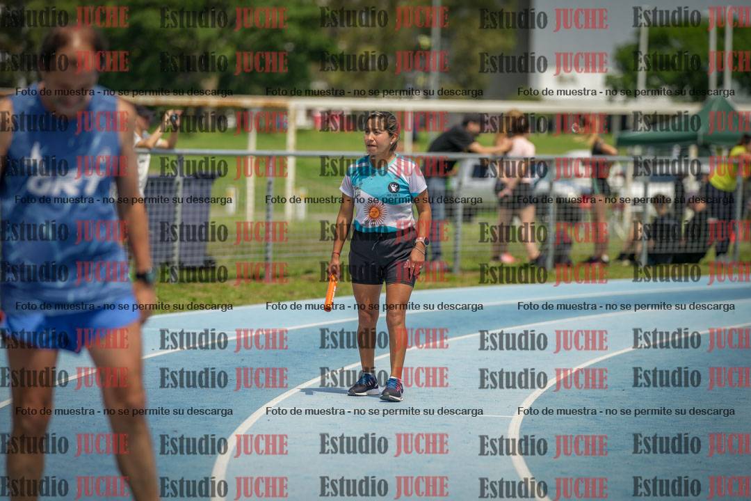 Fotos de la largada de los relevos 20' para running teams - serie 1