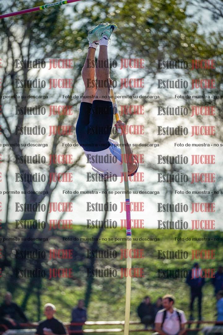 Fotos del salto con garrocha de varones - deca 8