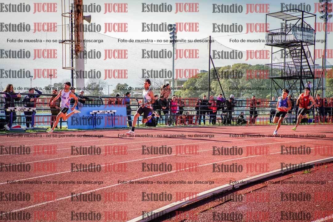 Fotos de los 200 m llanos de varones