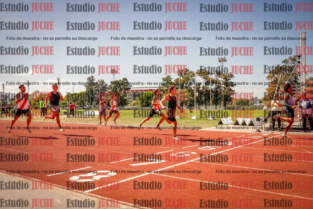 Fotos de los 400 m llanos de varones
