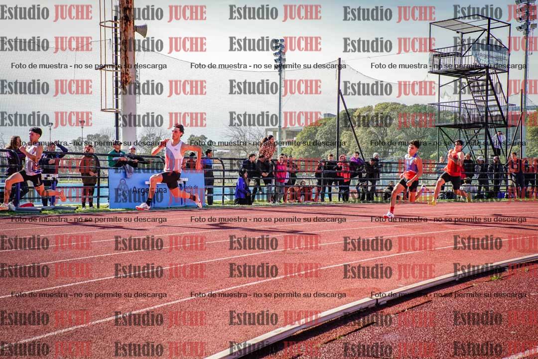 Fotos de los 200 m llanos de varones