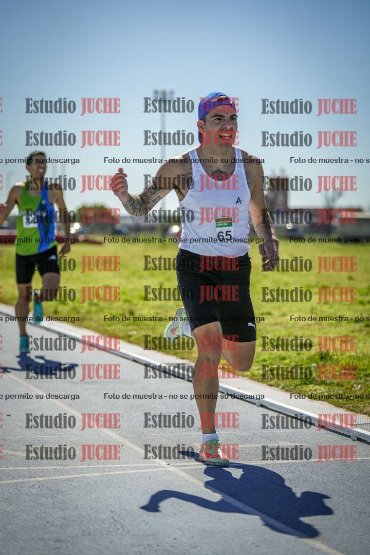 Fotos de los 800 m llanos de varones