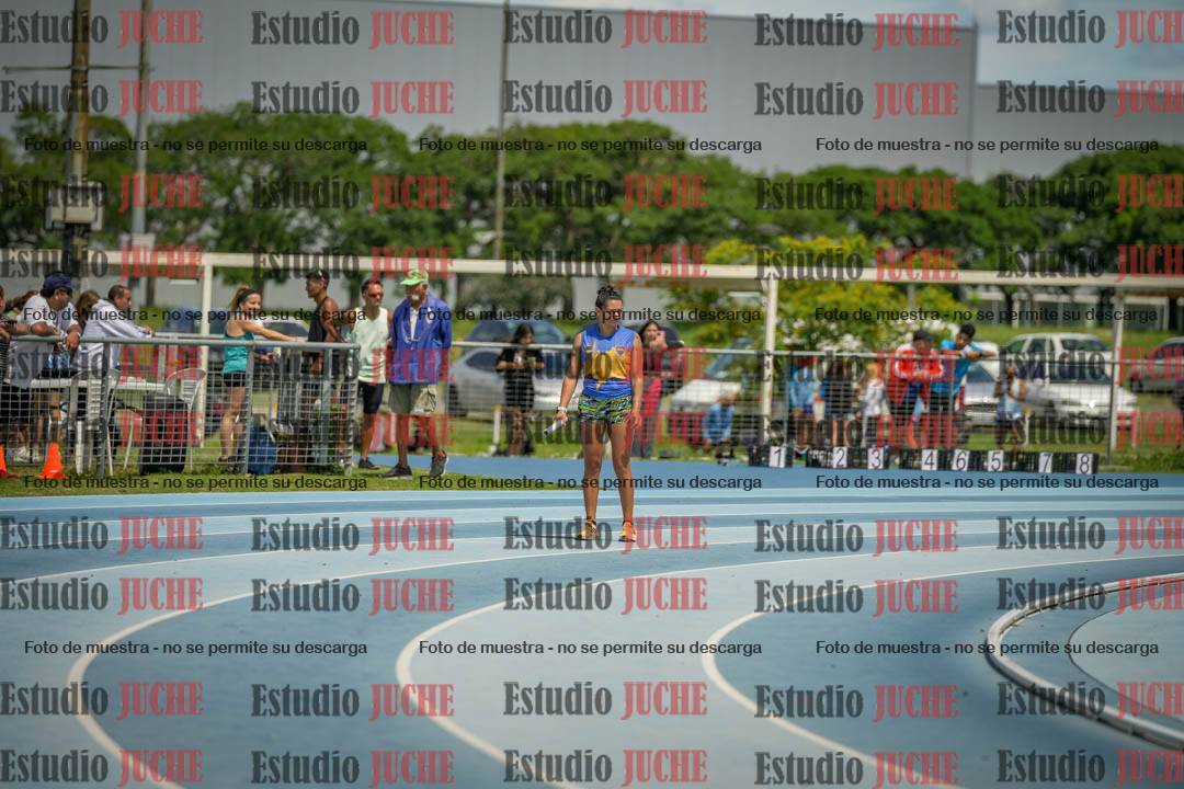 Fotos de la largada de los relevos 20' para running teams - serie 1