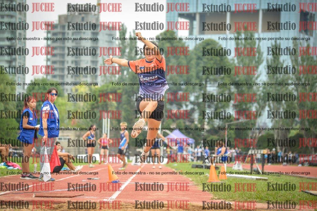 Fotos del salto triple - tabla de 8 y 10