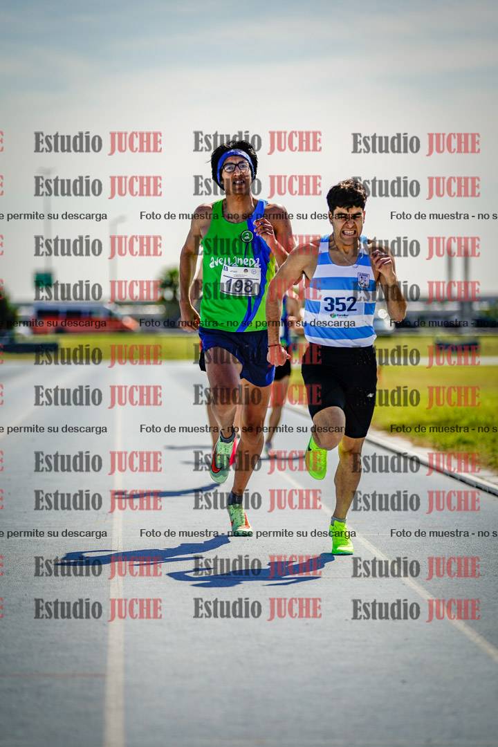 Fotos de los 800 m llanos de varones