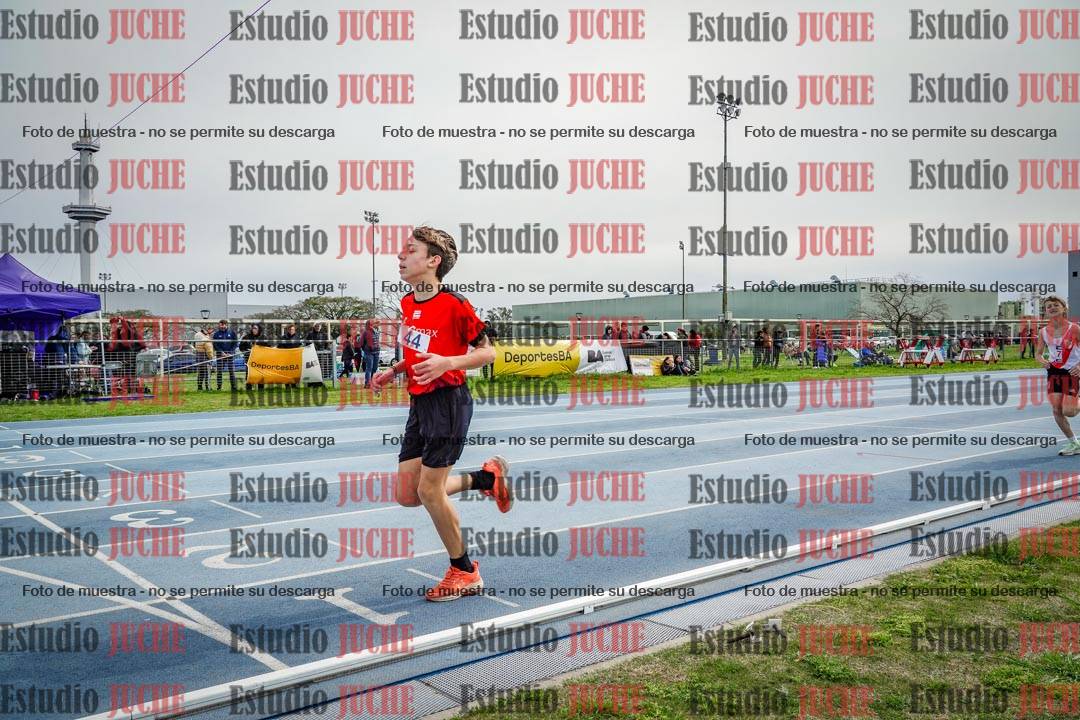 Fotos de los 800 m llanos de varones - U14