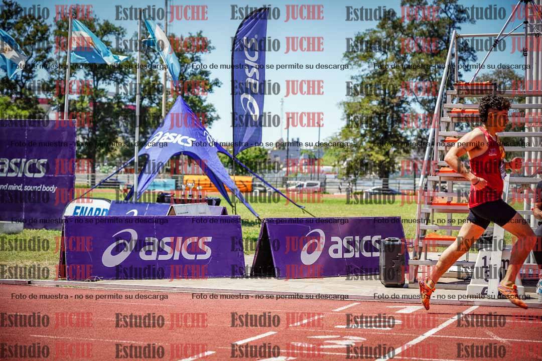 Fotos de los 800 m llanos de varones
