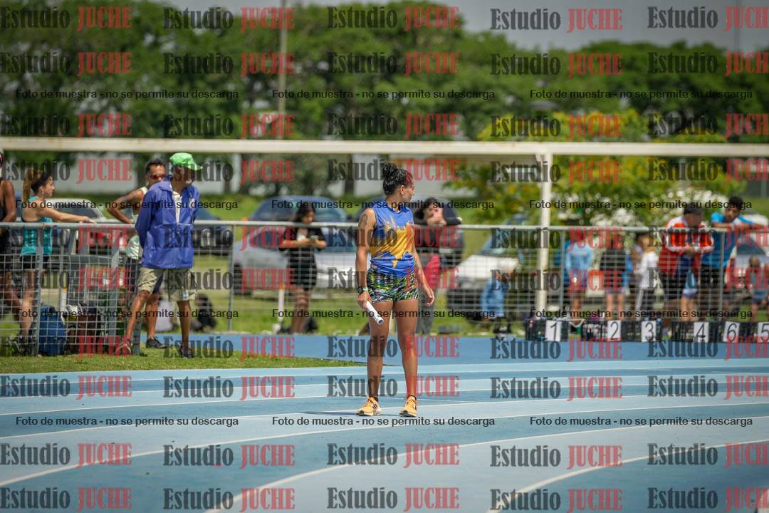 Fotos de la largada de los relevos 20' para running teams - serie 1