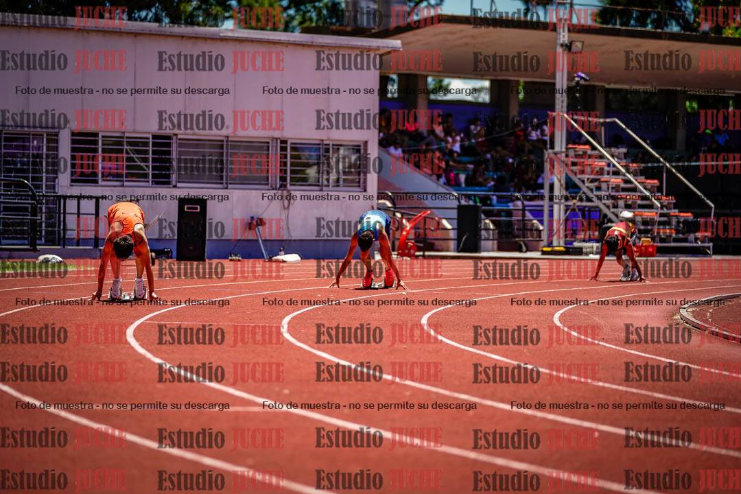 Fotos de los 400 m con vallas de varones