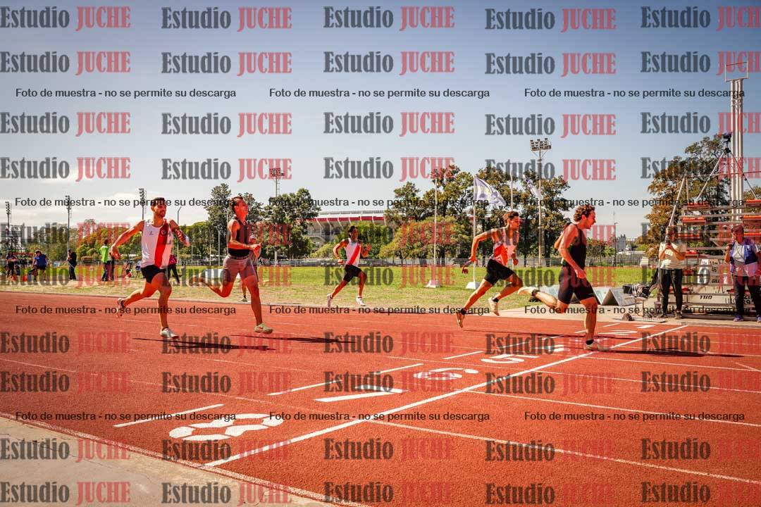 Fotos de los 400 m llanos de varones