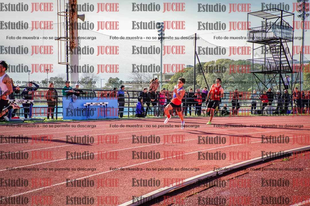 Fotos de los 200 m llanos de varones
