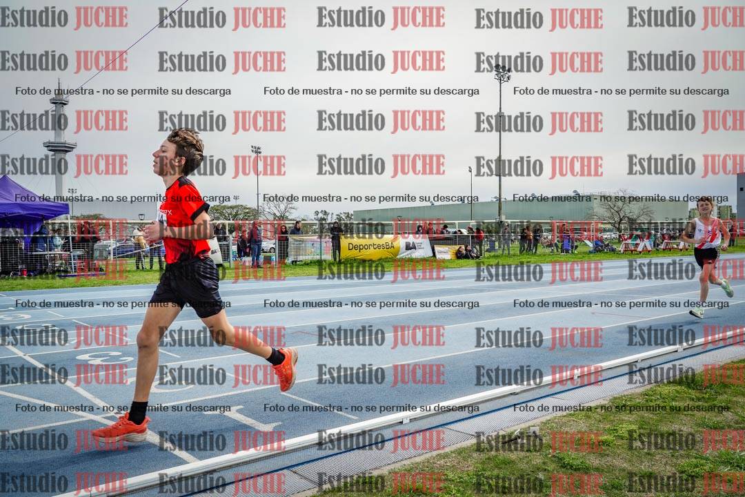 Fotos de los 800 m llanos de varones - U14