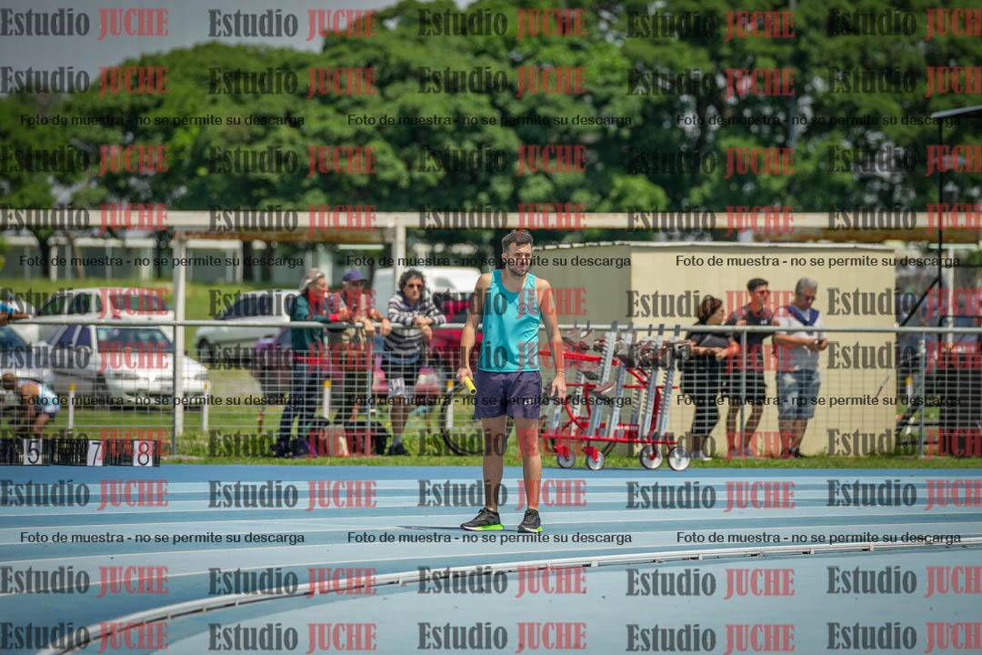 Fotos de la largada de los relevos 20' para running teams - serie 1