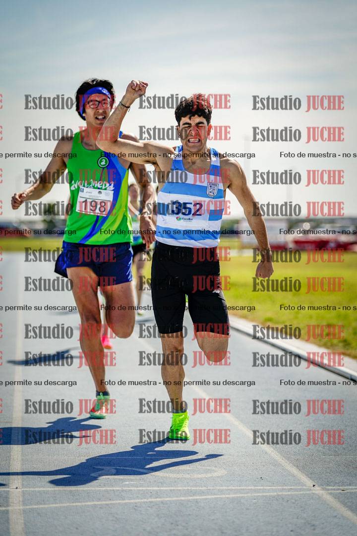 Fotos de los 800 m llanos de varones