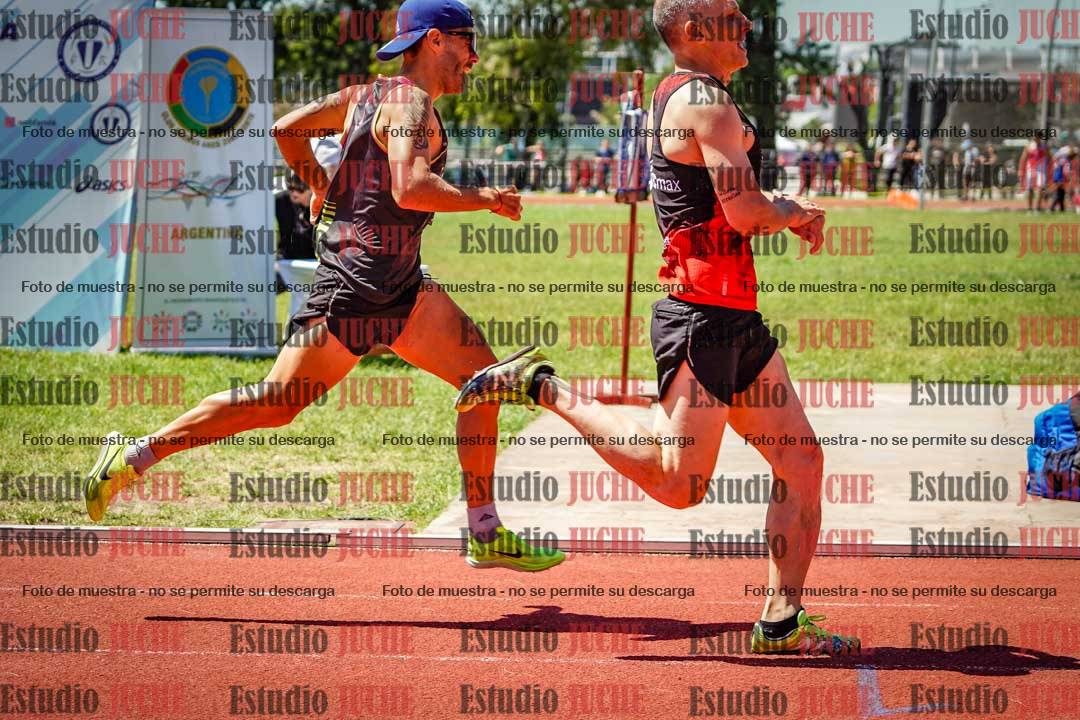 Fotos de los 800 m llanos de varones