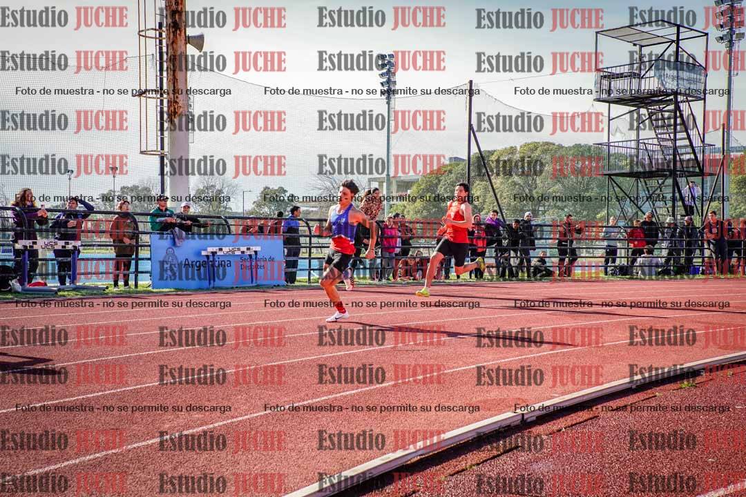 Fotos de los 200 m llanos de varones