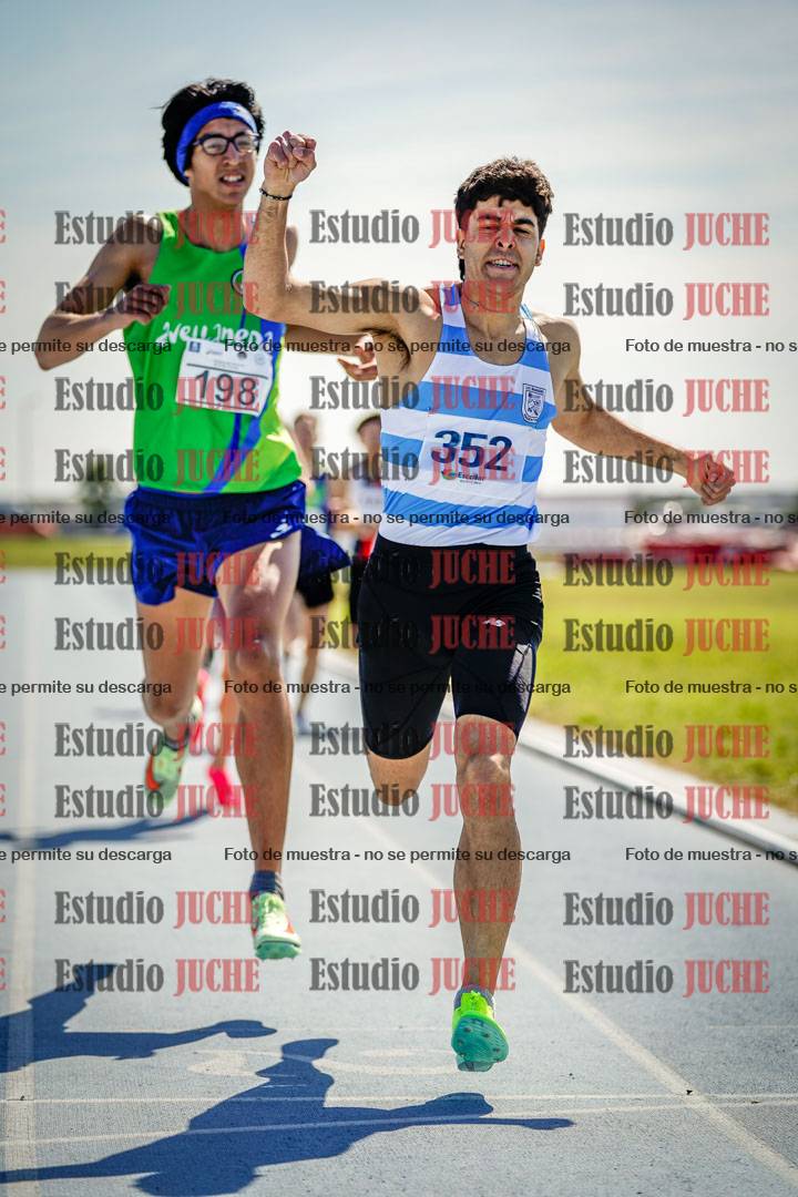 Fotos de los 800 m llanos de varones