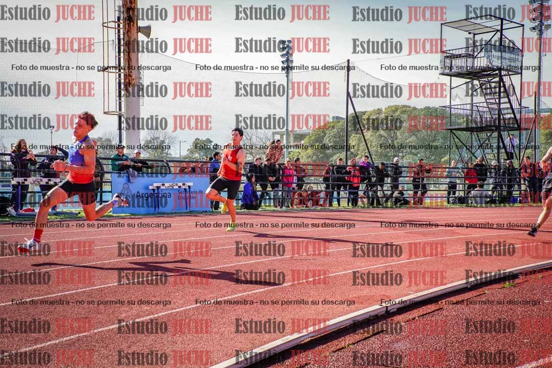 Fotos de los 200 m llanos de varones