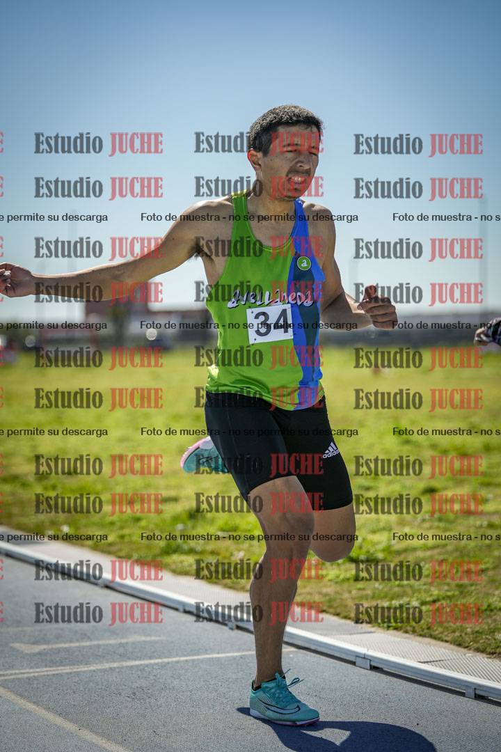 Fotos de los 800 m llanos de varones