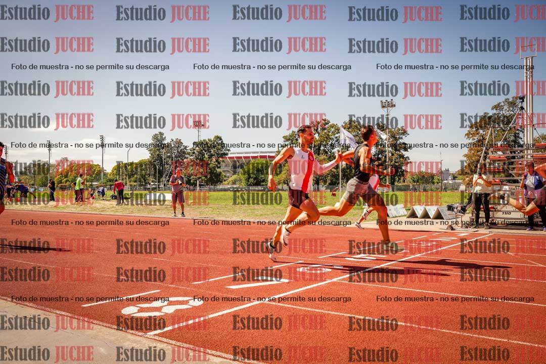 Fotos de los 400 m llanos de varones