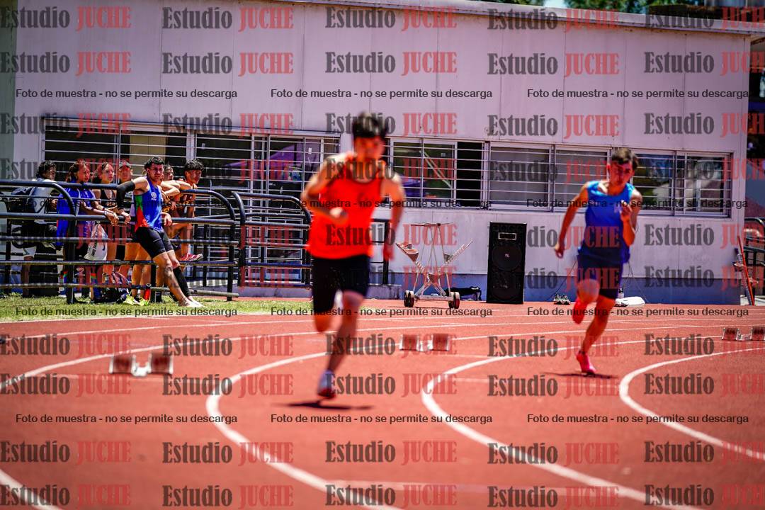 Fotos de los 400 m con vallas de varones