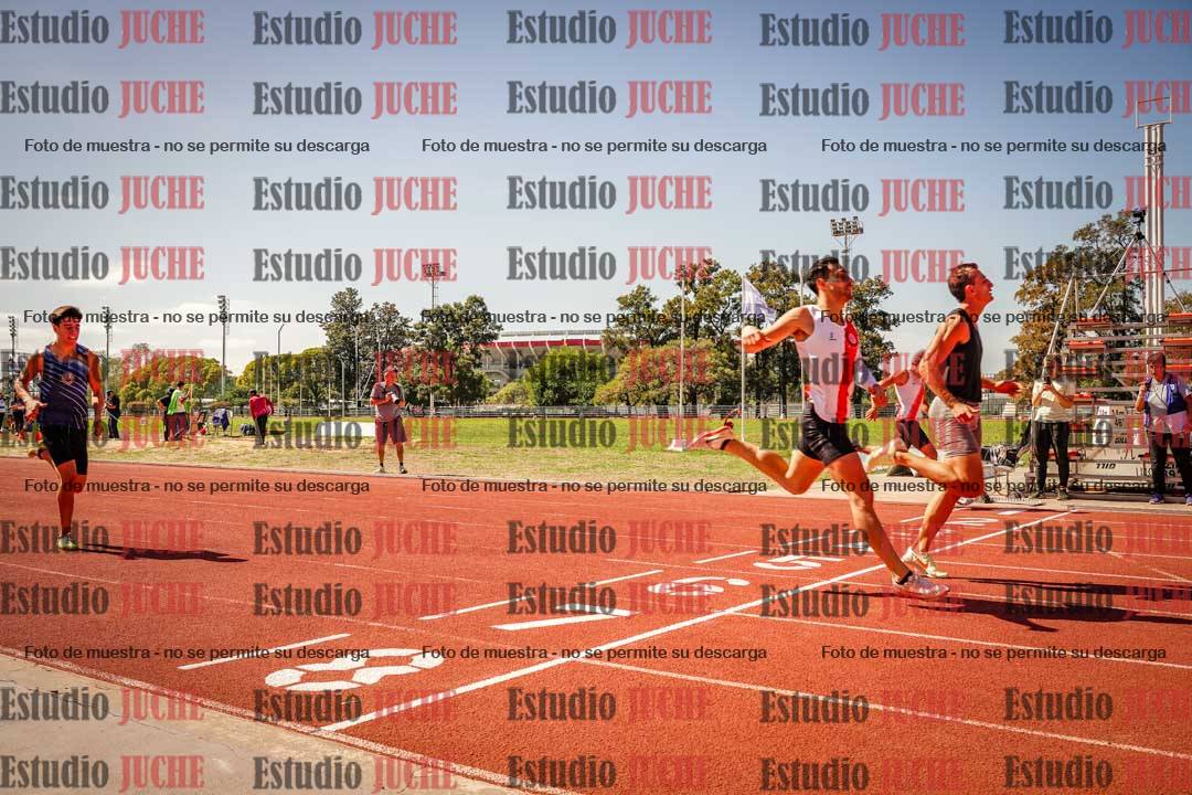Fotos de los 400 m llanos de varones